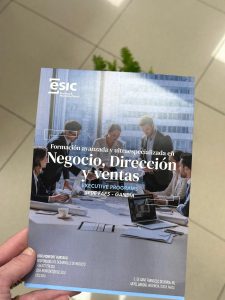 DESDEJUNI-MASTERCLASS | “La teua competència ja ven amb IA. Tu continues improvisant?”